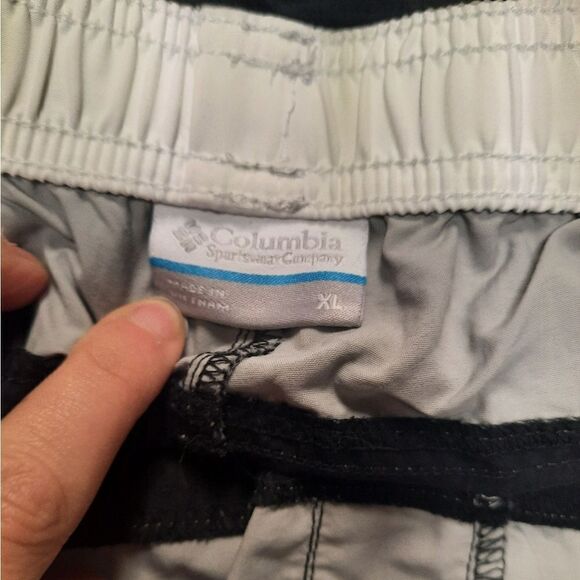 COLUMBIA Womens Sandy River Black Gray Color Block Shorts Plus Size XL - Picture 5 of 5